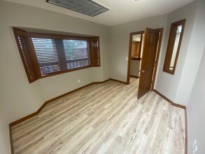 315 39th Ave SW, Puyallup, WA à louer Photo de l’immeuble– Image 1 sur 4