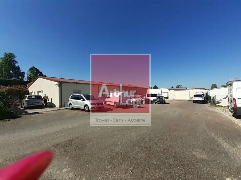 Industriel/Logistique dans Bréviandes à louer - Photo de l’immeuble – Image 1 sur 4