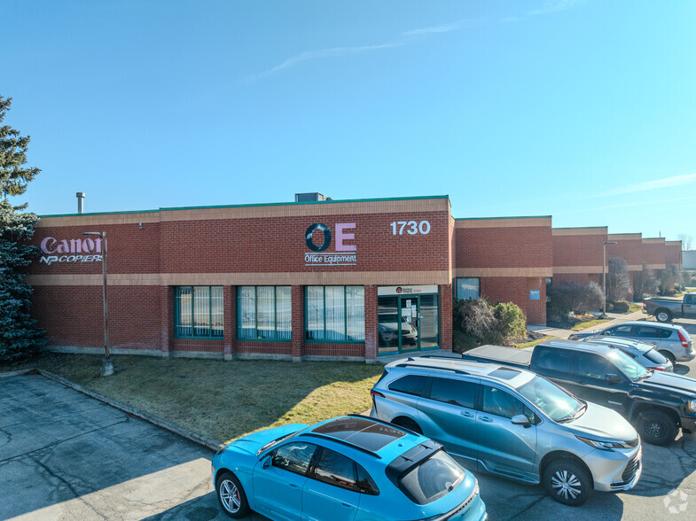 1730 Bishop St N, Cambridge, ON à vendre - Photo principale – Image 1 sur 17