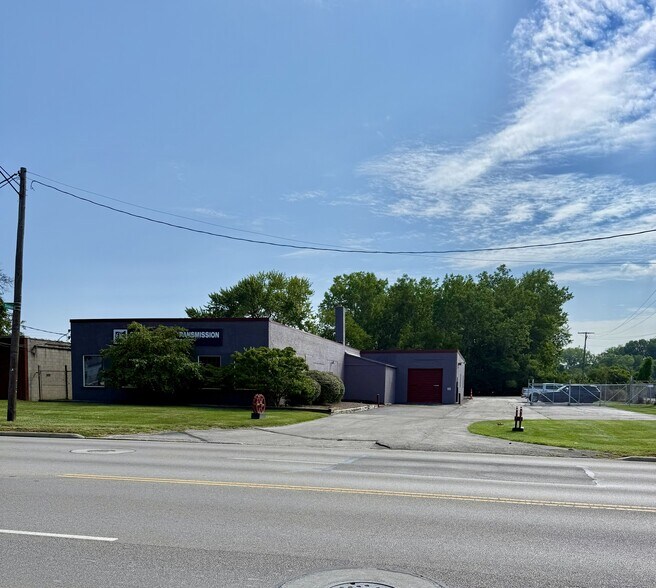 300 N Westwood Dr, Toledo, OH à louer - Photo de l’immeuble – Image 2 sur 9