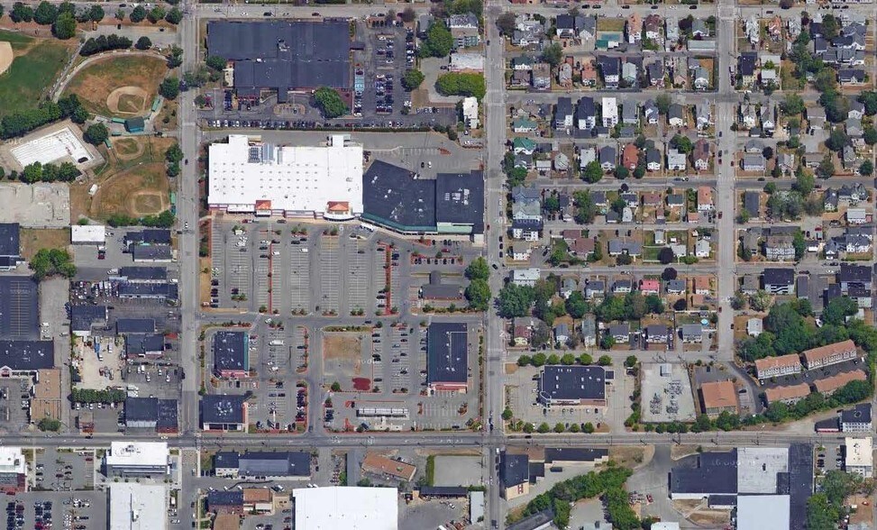 365 Lincoln St, Manchester, NH à louer - Photo de l’immeuble – Image 3 sur 4