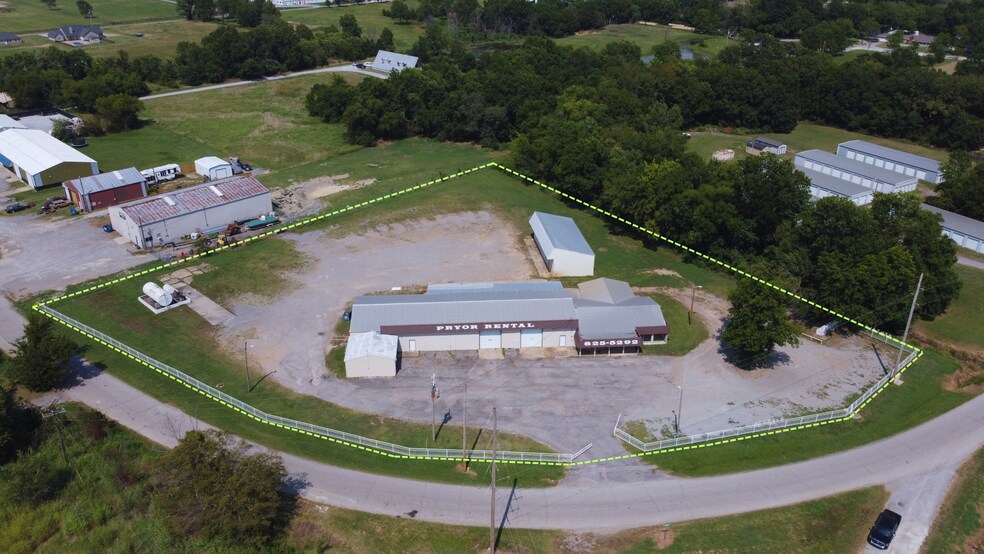 427 Maple st, Pryor, OK à louer - Photo de l’immeuble – Image 2 sur 11
