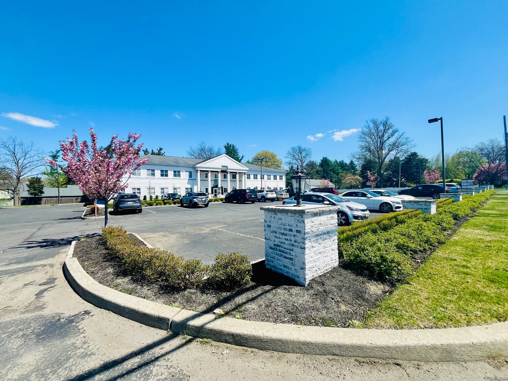 239 Prospect Plains Rd, Monroe Township, NJ à louer Photo principale– Image 1 sur 24