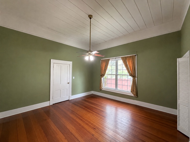 212 N Erwin St, Cartersville, GA à vendre - Photo intérieure – Image 3 sur 4
