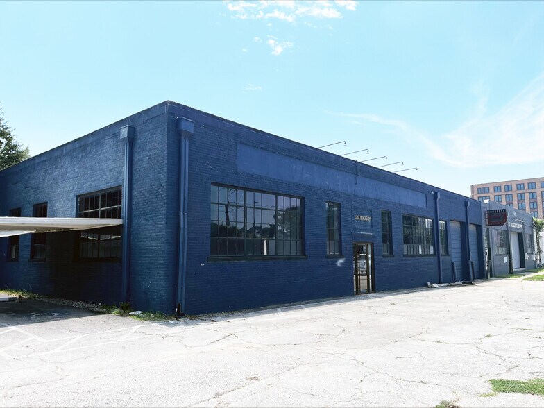 3030 Canton St, Dallas, TX à louer - Photo de l’immeuble – Image 1 sur 12