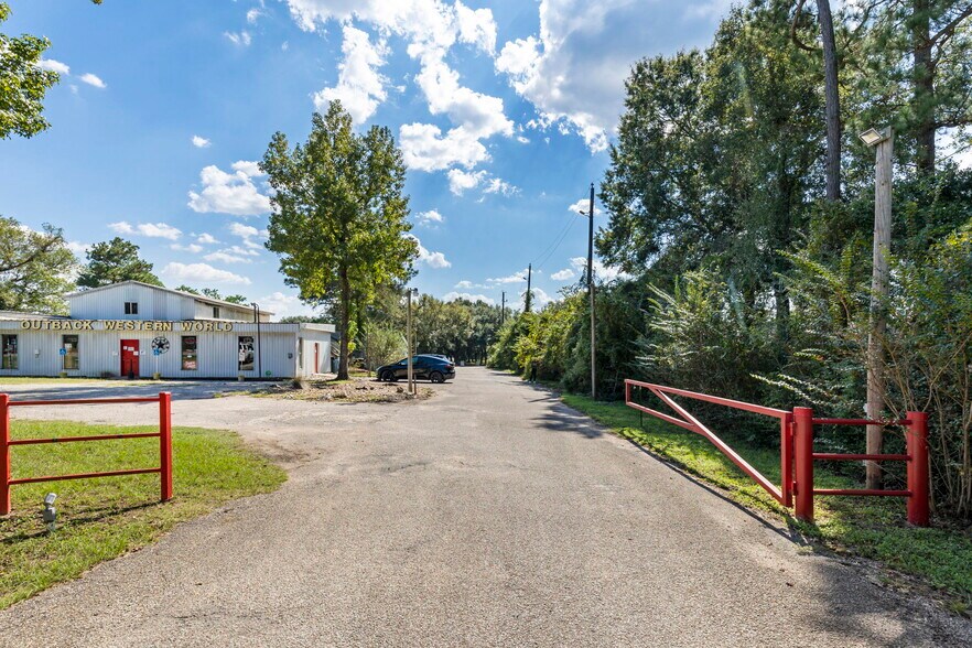 30405 Dobbin Huffsmith Rd, Magnolia, TX à vendre - Photo de l’immeuble – Image 3 sur 34