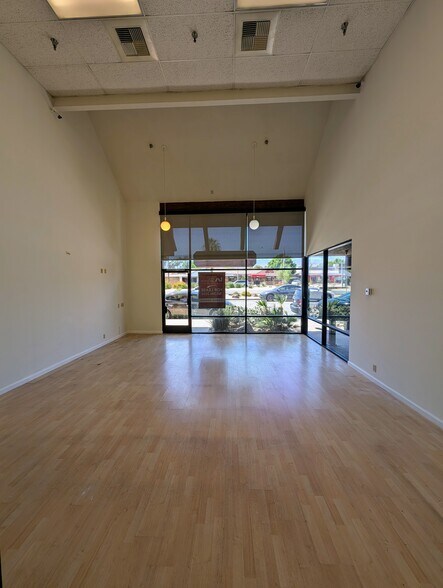 73140 Highway 111, Palm Desert, CA à louer - Photo de l’immeuble – Image 2 sur 6