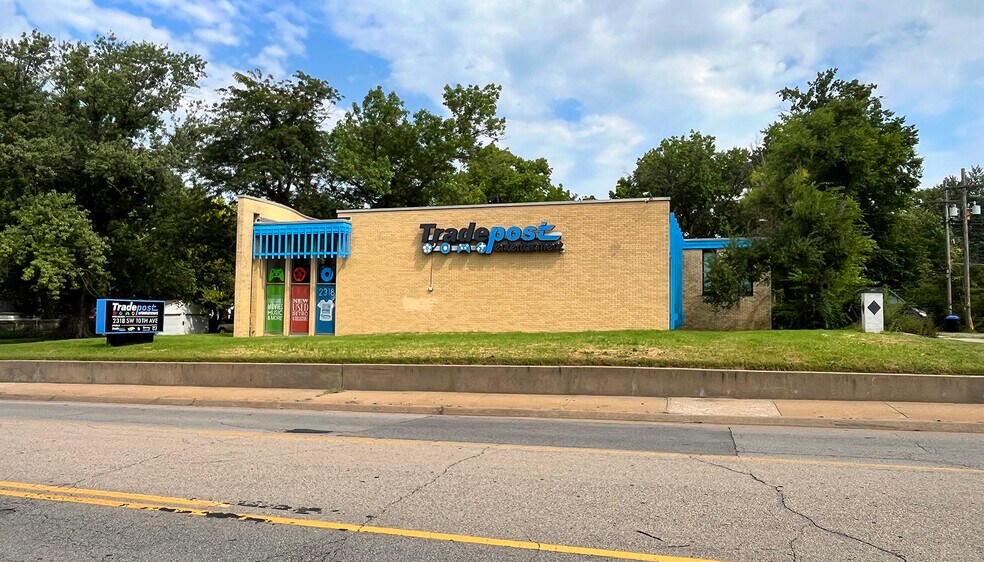 2318 SW 10th, Topeka, KS à vendre - Photo de l’immeuble – Image 3 sur 9