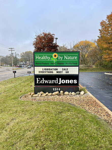 1514 E Bristol St, Elkhart, IN à louer - Photo de l’immeuble – Image 2 sur 2