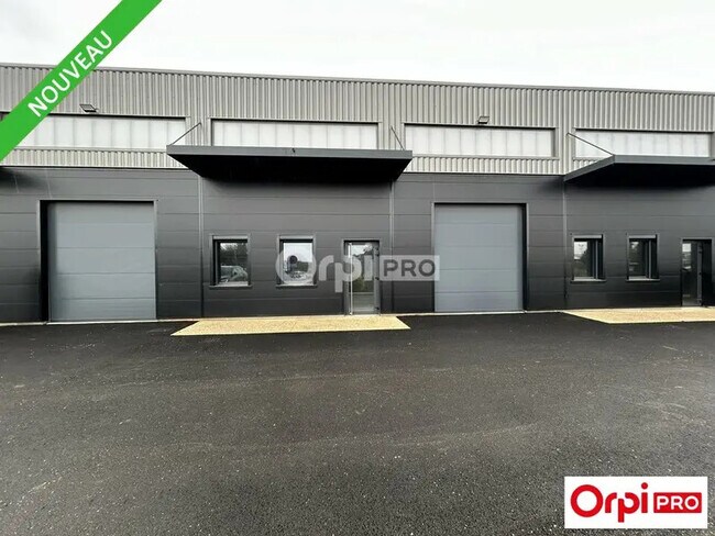 Plus de détails pour Local d'activités à louer