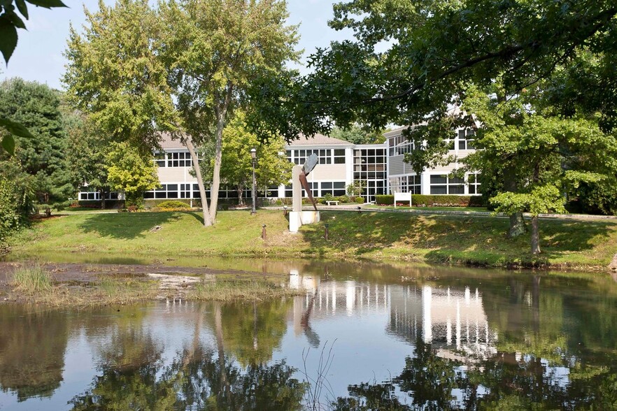 228 Saugatuck Ave, Westport, CT à louer - Photo de l’immeuble – Image 3 sur 5