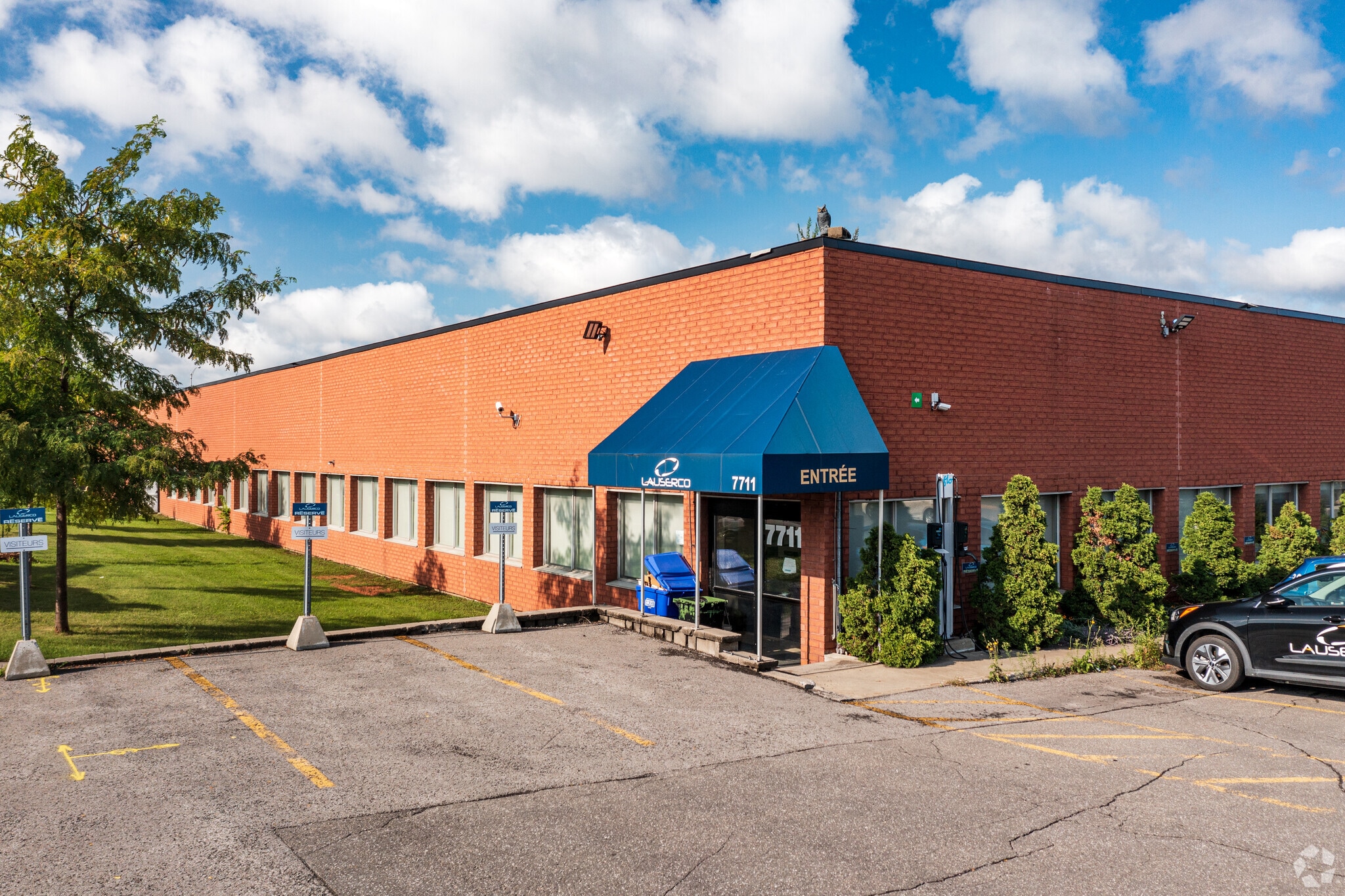 7701-7711 Rue Grenache, Montréal, QC à louer Photo principale– Image 1 sur 5