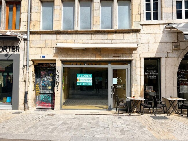 Plus de détails pour Local commercial à louer