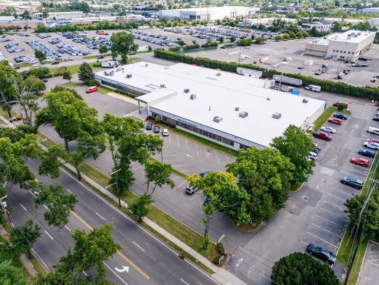 1200 Prospect Ave, Westbury, NY à louer - Photo de l’immeuble – Image 1 sur 13