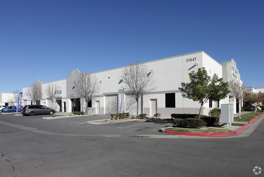 31947 Corydon Rd, Lake Elsinore, CA à louer - Photo de l’immeuble – Image 2 sur 8