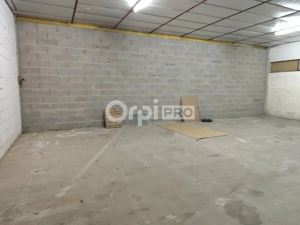 Local d’activités dans Le Palais-sur-Vienne à louer Photo intérieure– Image 1 sur 6