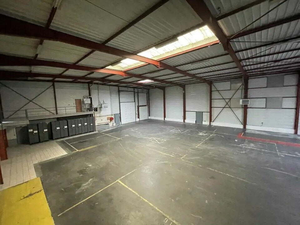 Local d’activités dans Corbas à louer Photo intérieure– Image 1 sur 13