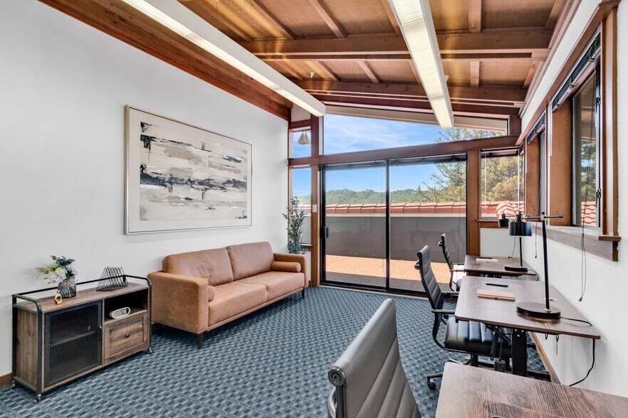 851 Irwin St, San Rafael, CA à louer - Photo de l’immeuble – Image 3 sur 35