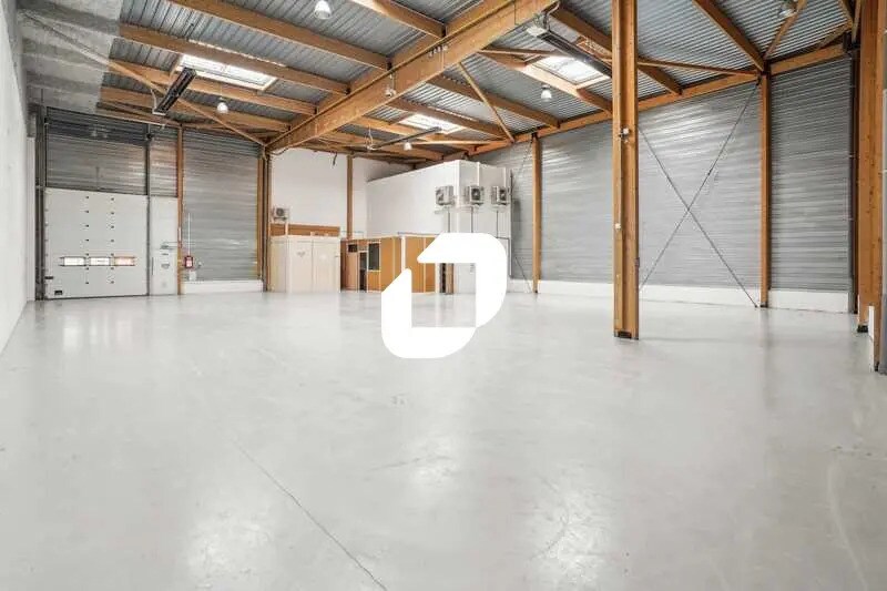 Bureau dans Le Bourget à louer - Photo de l’immeuble – Image 1 sur 14