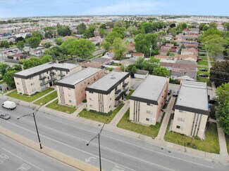 Plus de détails pour 4634-4658 W 79th St, Chicago, IL - Logement à vendre