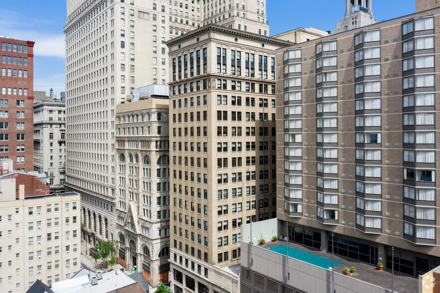 1315 Walnut St, Philadelphia, PA à louer - Photo de l’immeuble – Image 1 sur 10