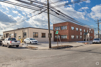 Plus de détails pour 75 Rushmore St, Westbury, NY - Industriel/Logistique à vendre