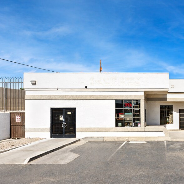 3700 E Charleston Blvd, Las Vegas, NV à louer - Photo de l’immeuble – Image 2 sur 5