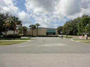 2750 Dillard Rd, Eustis, FL à louer Photo de l’immeuble– Image 2 sur 6