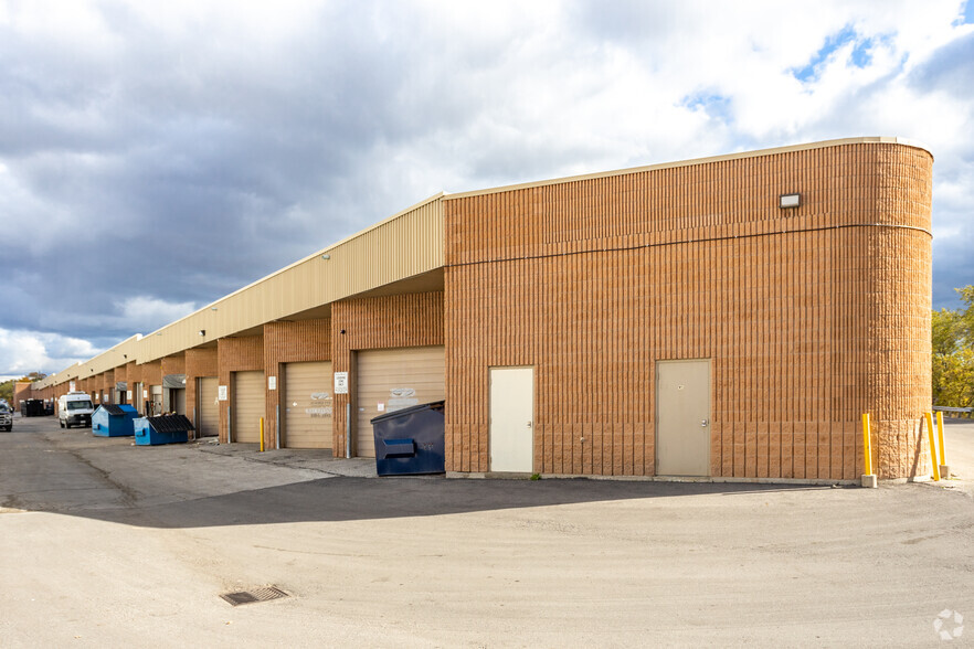 2370 Midland Ave, Toronto, ON à vendre - Photo de l’immeuble – Image 3 sur 4