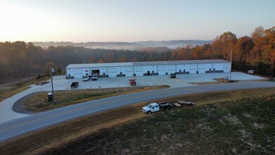 Service Rd, Yadkinville, NC à louer Photo de l’immeuble– Image 1 sur 4