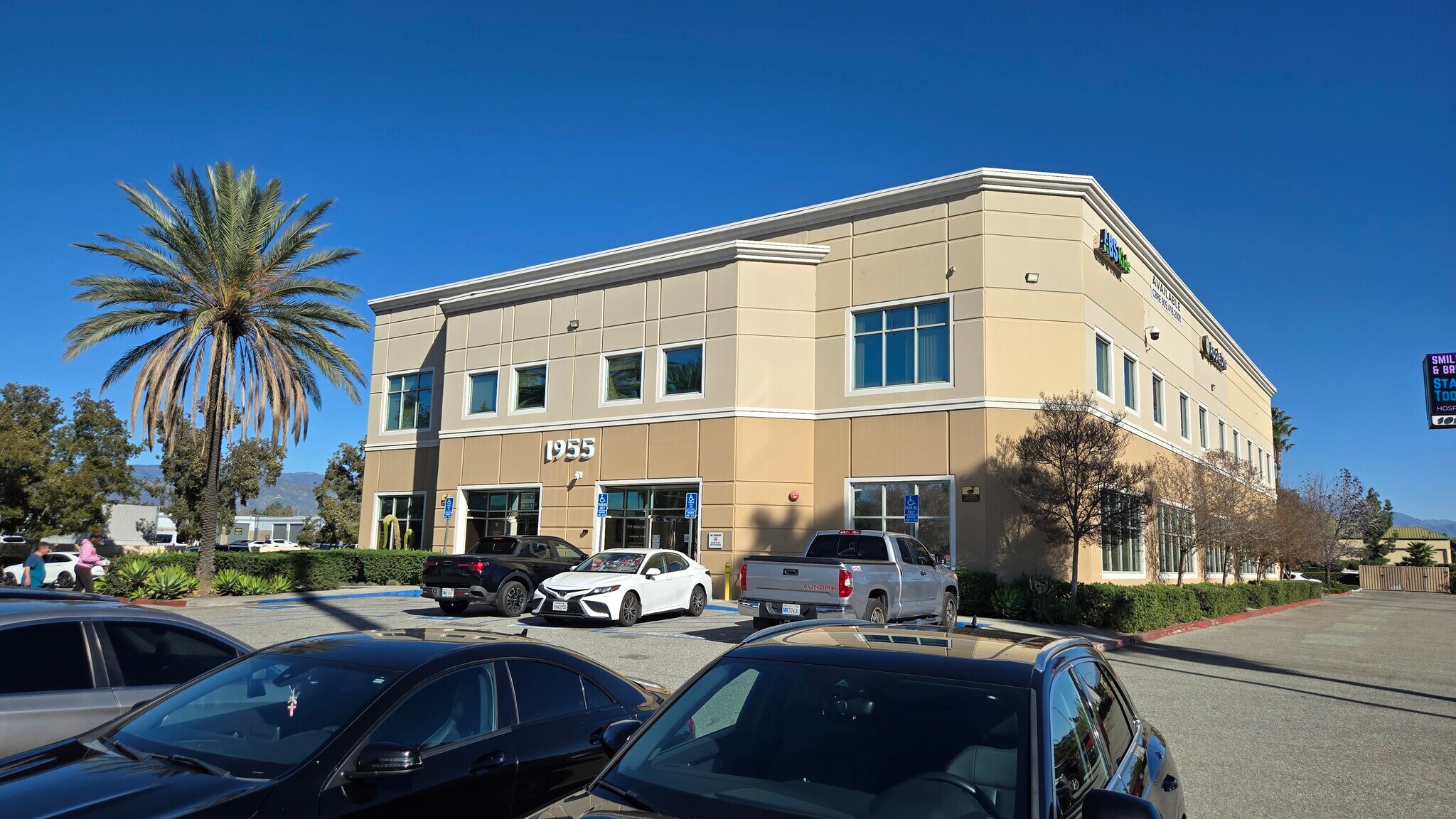 1955 Hunts Ln, San Bernardino, CA à louer Photo principale– Image 1 sur 8