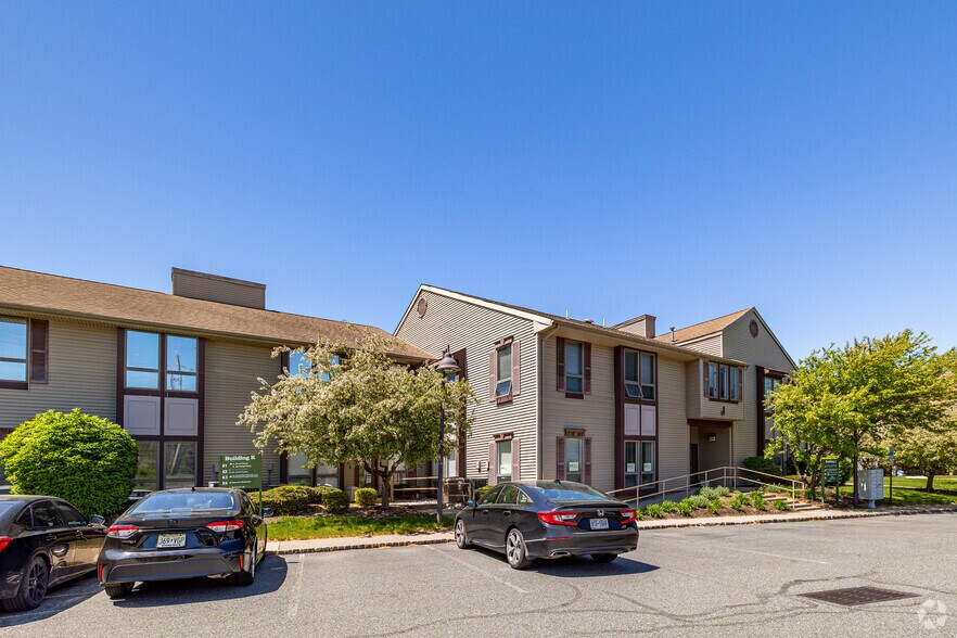 150 River Rd, Montville, NJ à louer - Photo principale – Image 2 sur 11