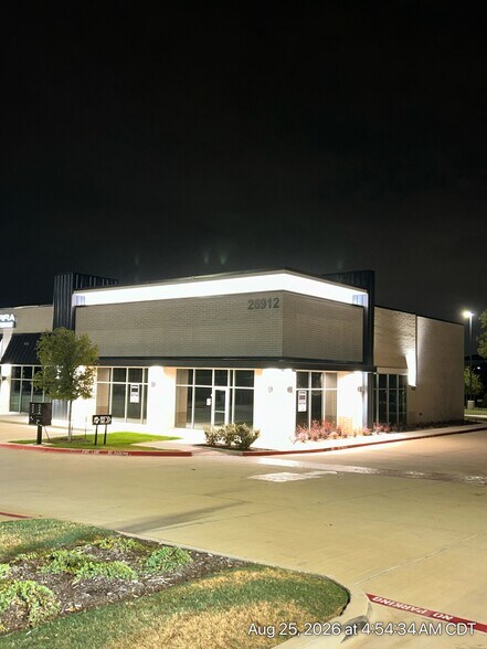 26912 E University Dr, Aubrey, TX à louer - Photo de l’immeuble – Image 1 sur 5