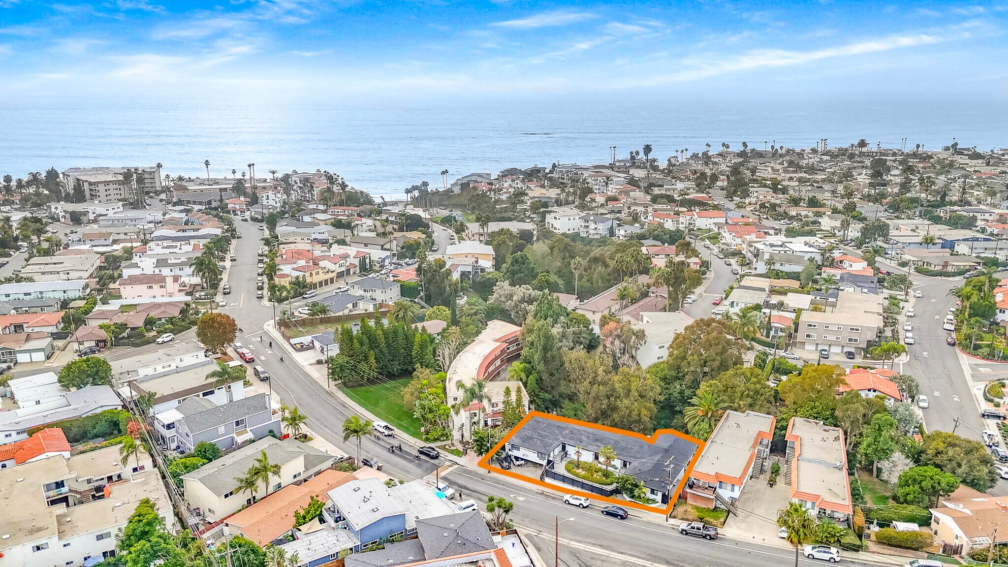 244-246 W Avenida Palizada, San Clemente, CA à vendre Photo de l’immeuble– Image 1 sur 10
