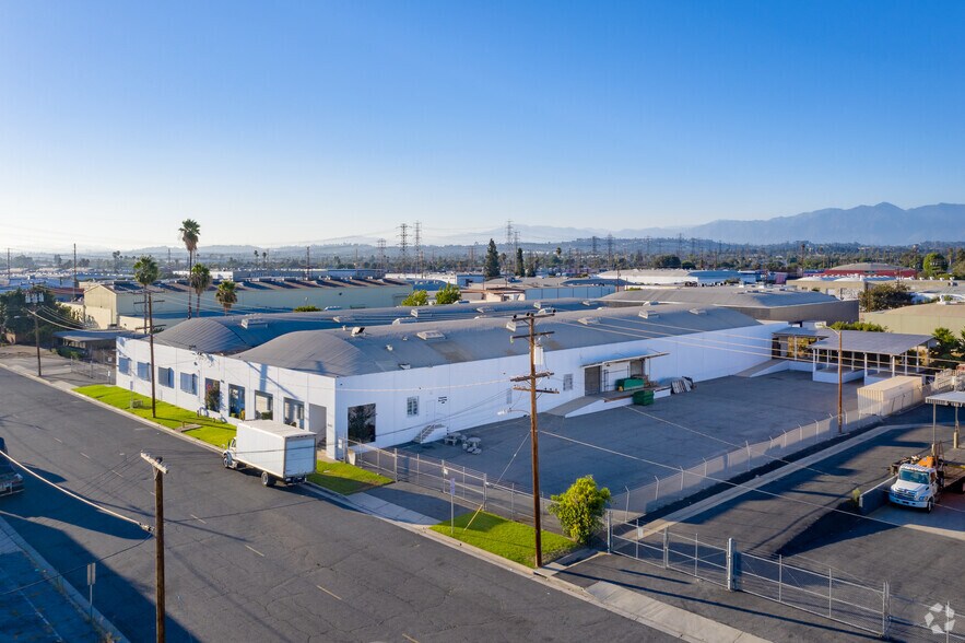 6465 Corvette St, Commerce, CA à louer - Photo de l’immeuble – Image 1 sur 8