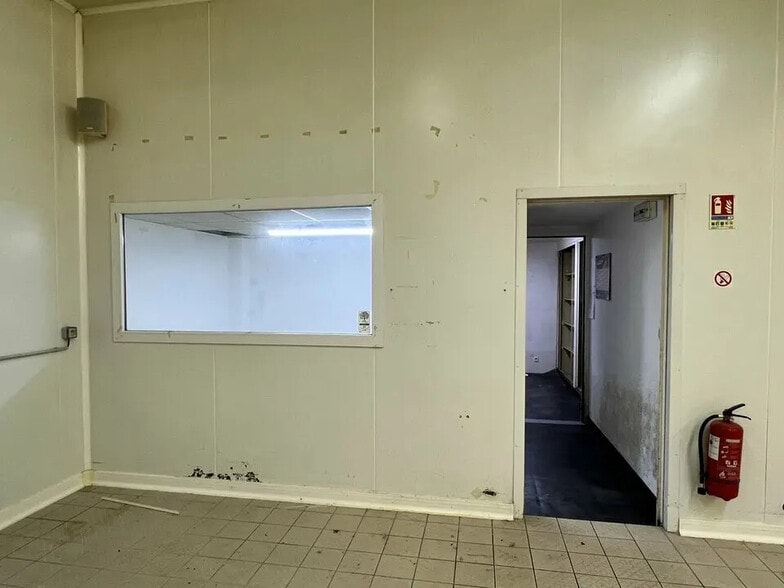 Local d'activités dans Hérouville-Saint-Clair à vendre - Photo de l’immeuble – Image 3 sur 10