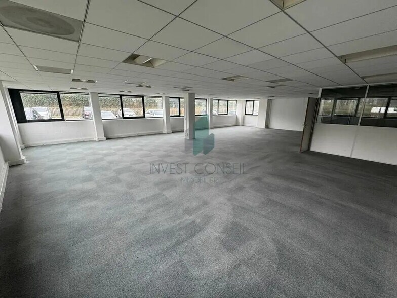 17-21 Rue Du Petit Albi, Cergy à louer - Photo de l’immeuble – Image 2 sur 8