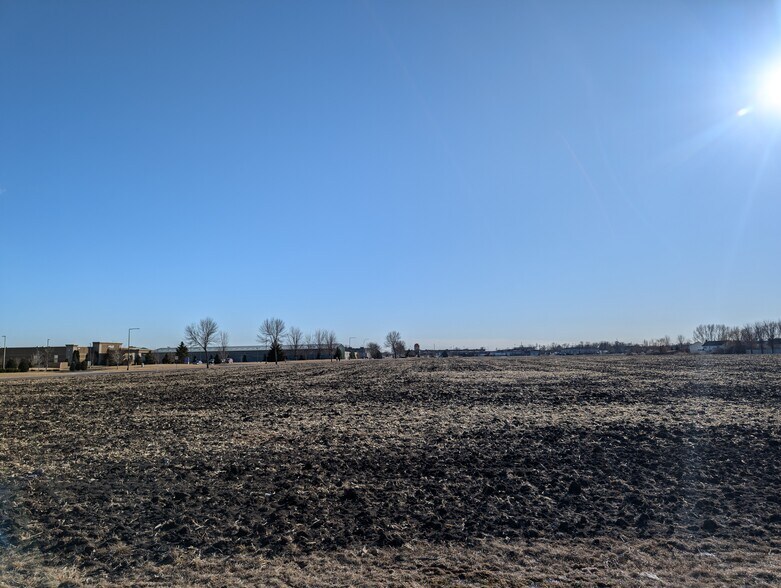 1740 Premier Dr, Mankato, MN à vendre - Photo de l’immeuble – Image 2 sur 8