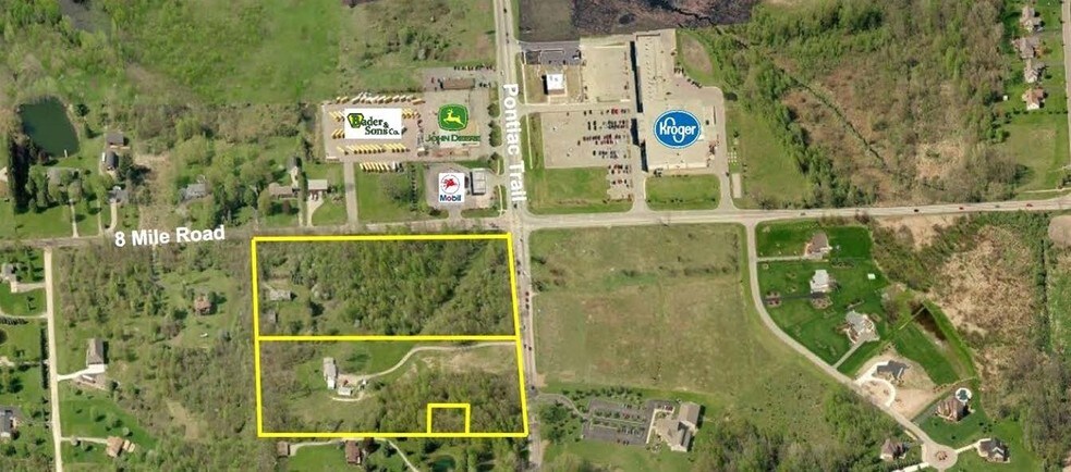 61321 W 8 Mile Rd, South Lyon, MI à vendre - Photo principale – Image 1 sur 3