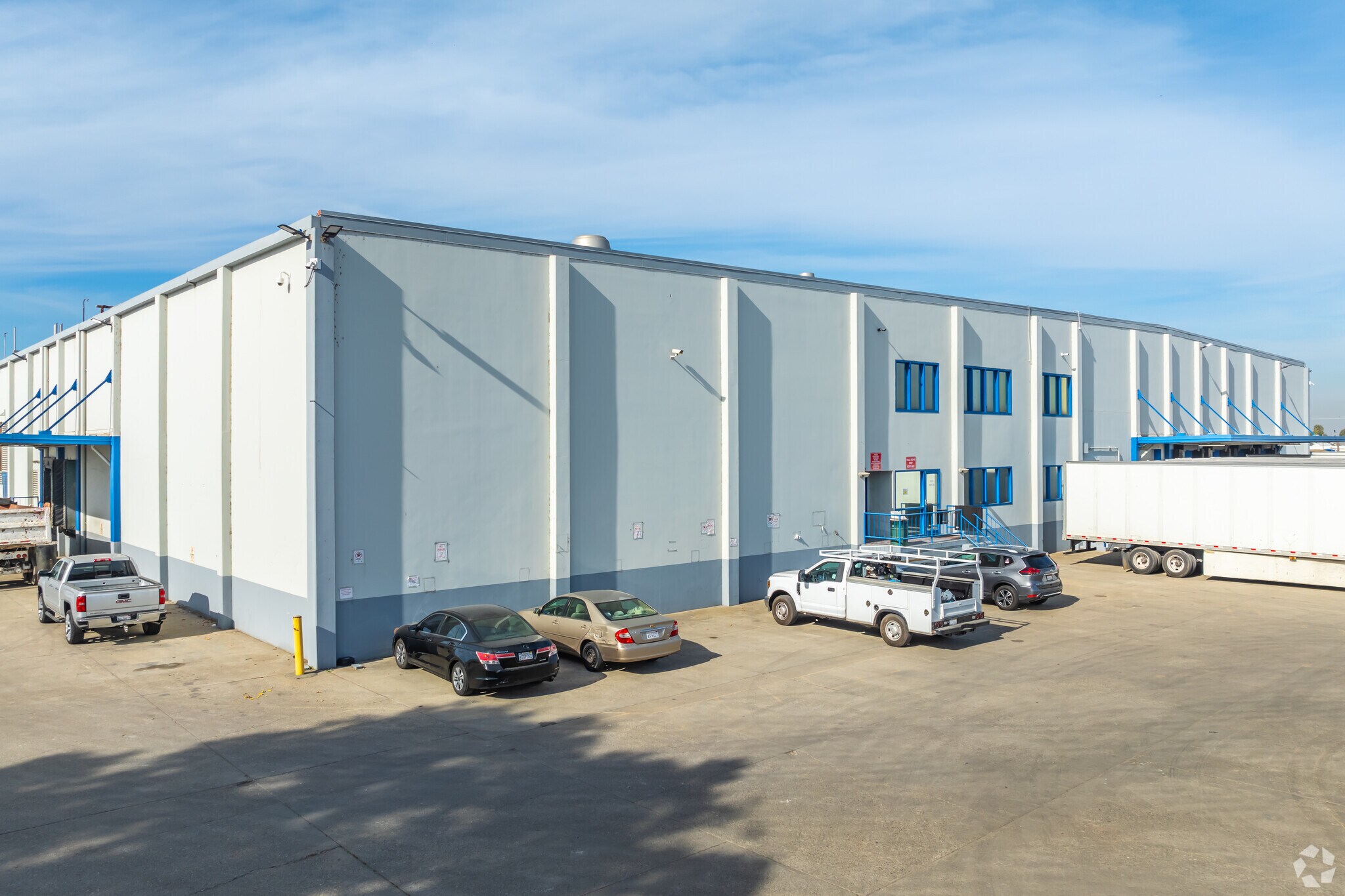 1111 Navy Dr, Stockton, CA à louer Photo de l’immeuble– Image 1 sur 9