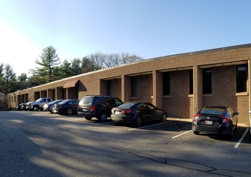 318-320 Bear Hill Rd, Waltham, MA à louer - Photo de l’immeuble – Image 3 sur 6