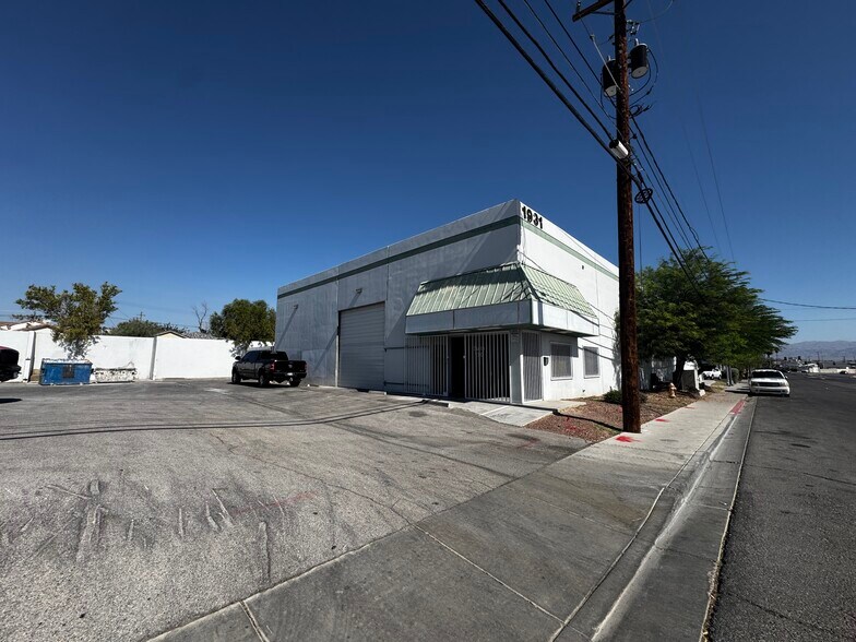 1931 Losee Rd, North Las Vegas, NV à louer - Photo de l’immeuble – Image 2 sur 4