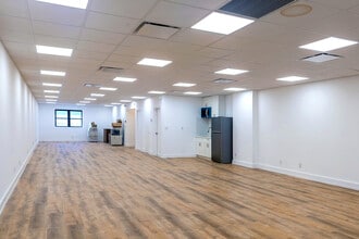 3858 11th St, Long Island City, NY à vendre Photo intérieure– Image 2 sur 2