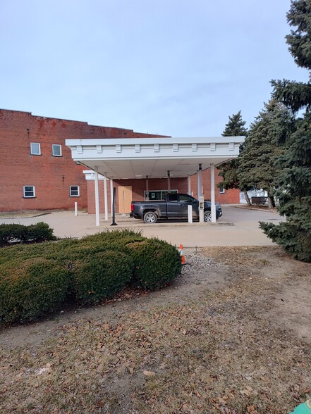 801 N Perry St, Napoleon, OH à vendre - Photo de l’immeuble – Image 2 sur 7