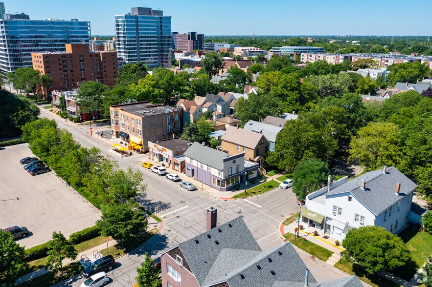 1000 Foster St, Evanston, IL à louer - Photo de l’immeuble – Image 3 sur 5