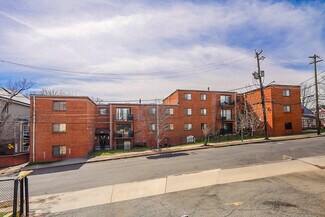 Plus de détails pour 5105-5109 F St SE, Washington, DC - Logement à vendre