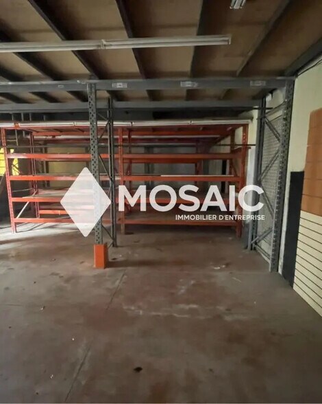 Local d'activités dans Fréjus à vendre - Photo de l’immeuble – Image 2 sur 8