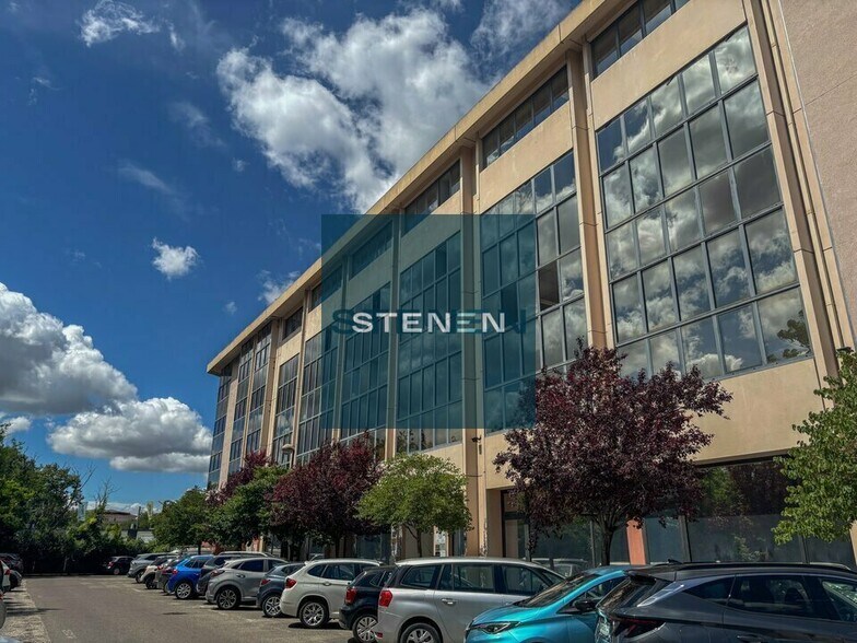 11 Rue Louise Colet, Aix-en-Provence à louer - Photo de l’immeuble – Image 2 sur 9