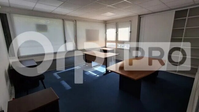 Plus de détails pour Bureau à vendre