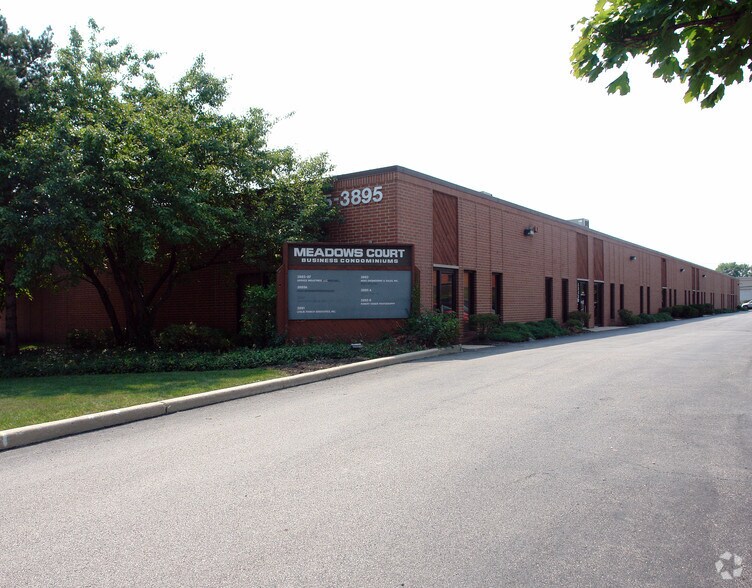 3885 Industrial Ave, Rolling Meadows, IL à vendre - Photo de l’immeuble – Image 1 sur 13